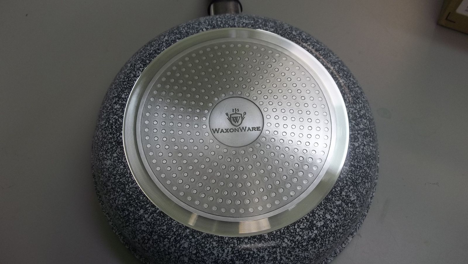 WaxonWare pan