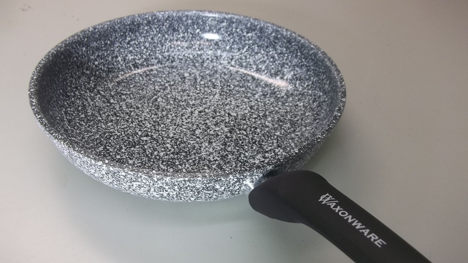 WaxonWare pan